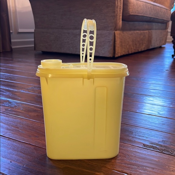 Tupperware Other - Vintage Yellow Tupperware 2-Quart Pitcher